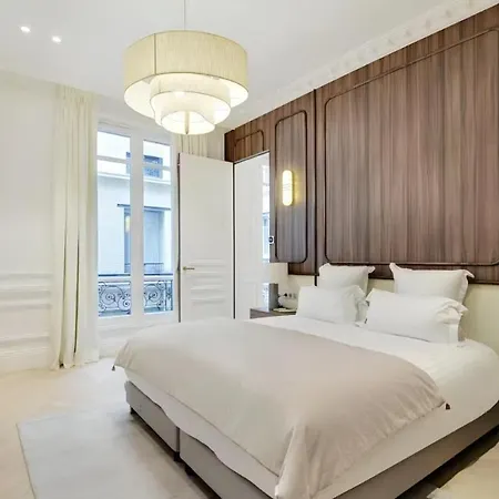 Quiet And Central Apartment Nice