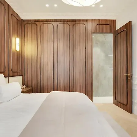 Quiet And Central Apartment