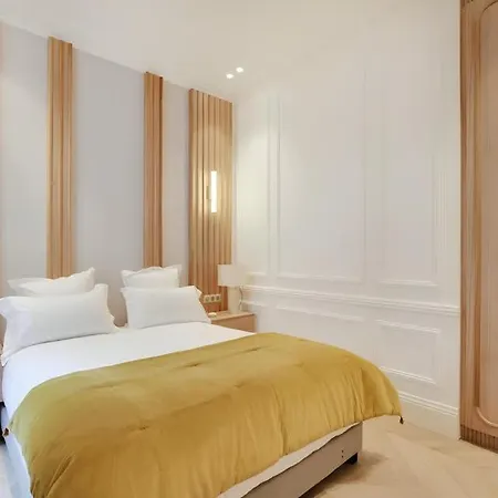 Quiet And Central Apartment *