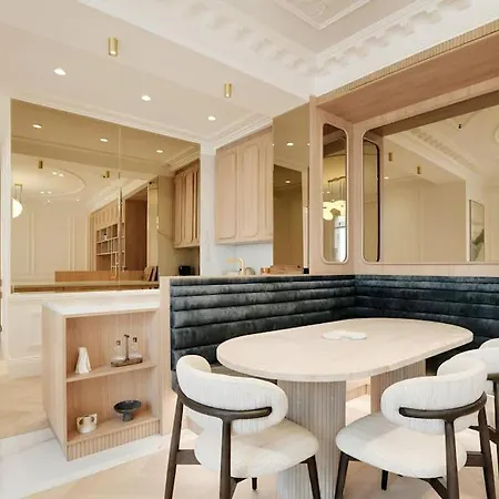 Quiet And Central Apartment Nice